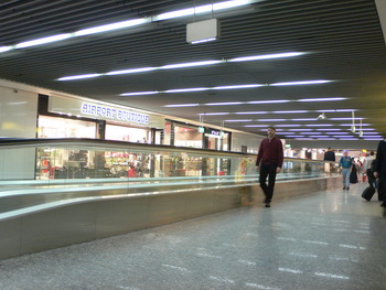 Dobner Metalldecken im Flughafen Frankfurt