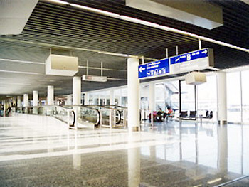 Dobner Metalldecken im Flughafen Frankfurt